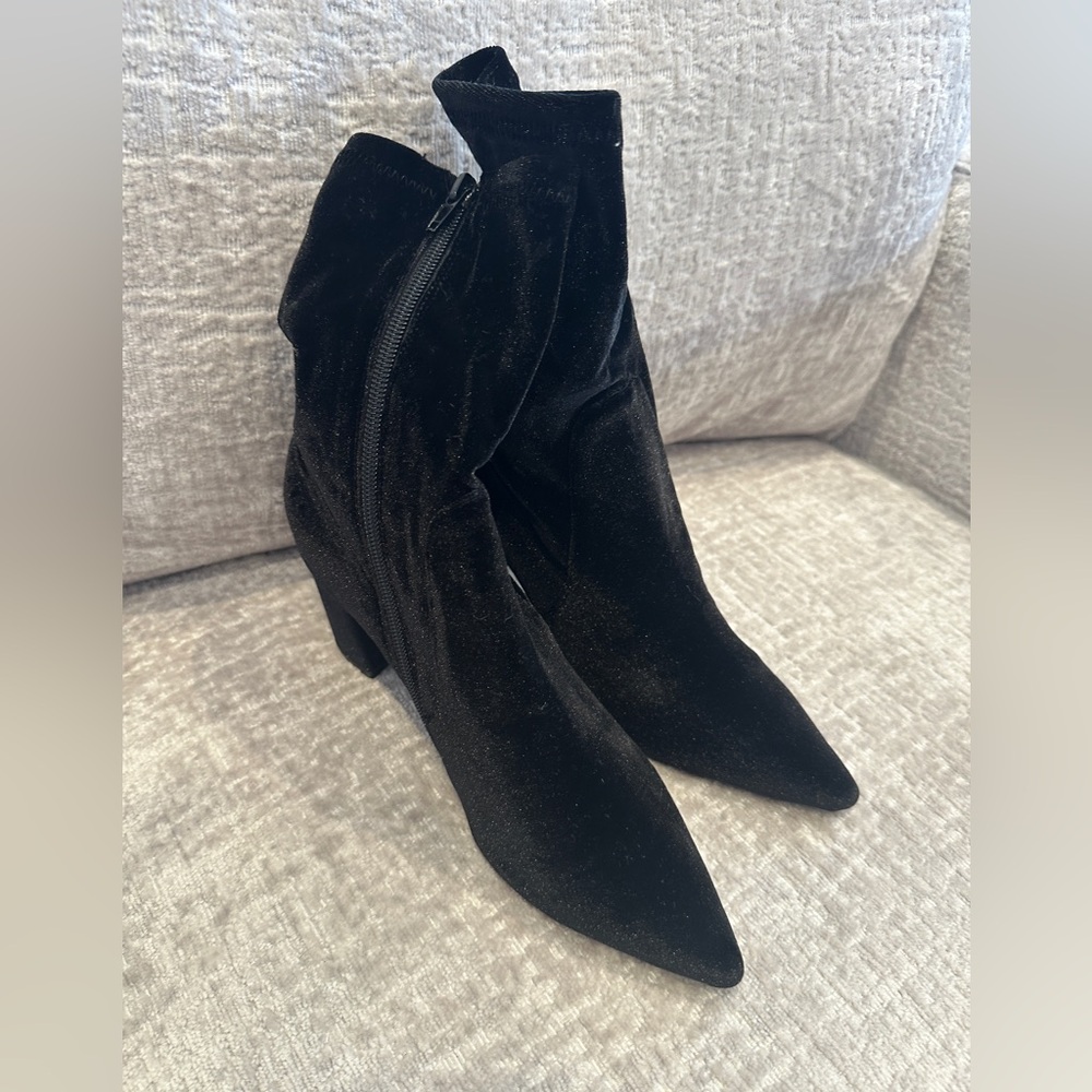 Silent D Black Velvet Stretch Ankle Boots — Size 39 (8.5 US) - Picture 5 of 5